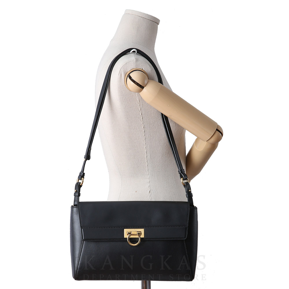 FERRAGAMO(USED)페레가모 간치니 버클 플랩 숄더백